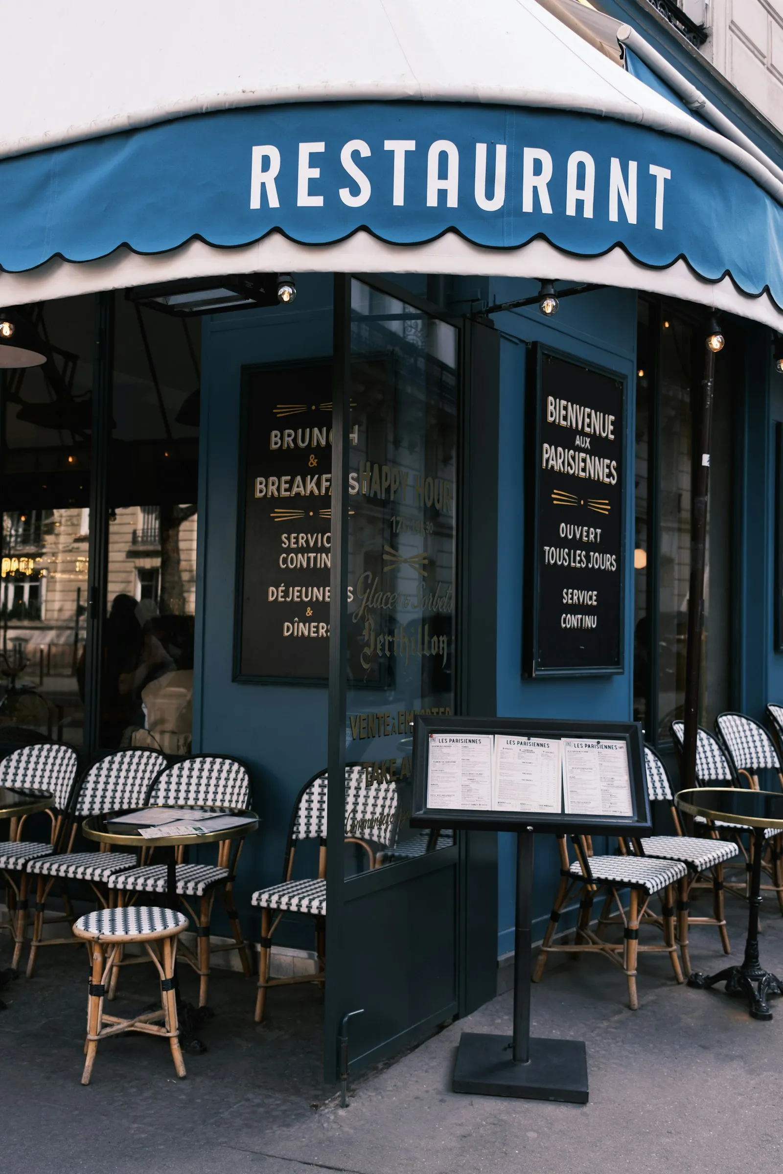 Terras en gevel van een restaurant